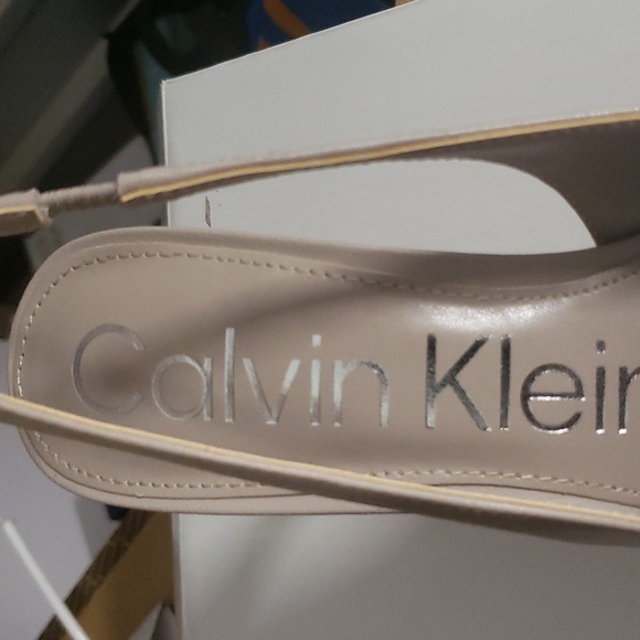 Calvin Klein women's pumps size 8.5 M. Taupe 240 - Picture 4 of 9
